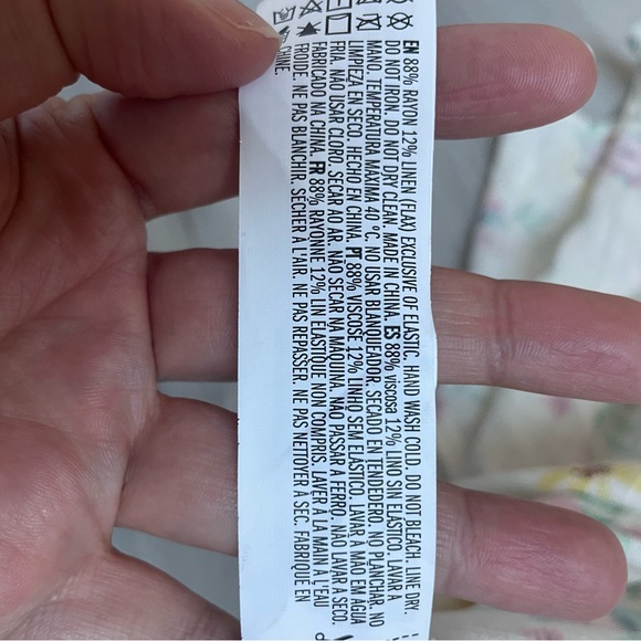 Forever 21 Floral Romper - Picture 4 of 4